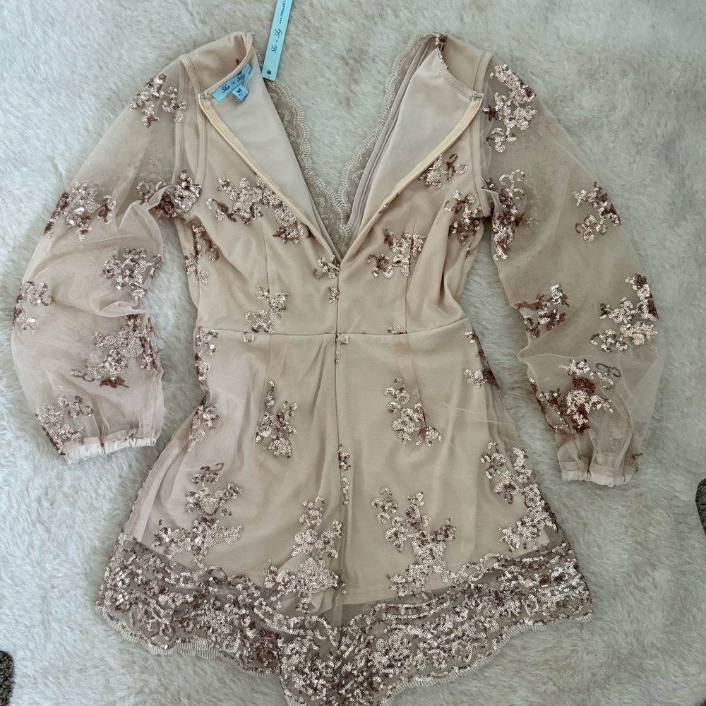 NWT! She + Sky Sequin Embellished Mesh Overlay Mini Floral Romper Medium - Picture 6 of 9